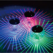 Luce a sfera galleggiante per stagno galleggiante a LED a luce solare impermeabile