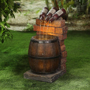 Fontana d'acqua all'aperto Bottiglia di vino in resina e scultura a botte